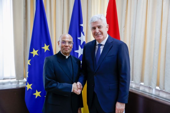 Zamjenik predsjedavajućeg Doma naroda PSBiH dr. Dragan Čović održao sastanak s apostolskim nuncijem u BiH